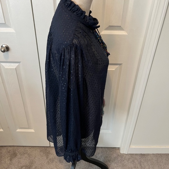 Robert Graham size L silk blend top - Picture 12 of 15